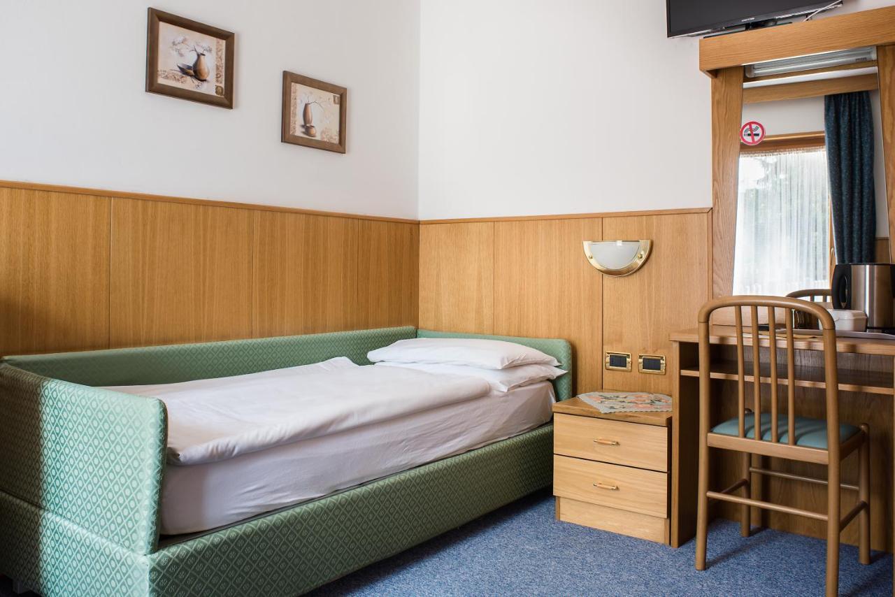 Hotel Sonne Sole Vigo di Fassa Ngoại thất bức ảnh